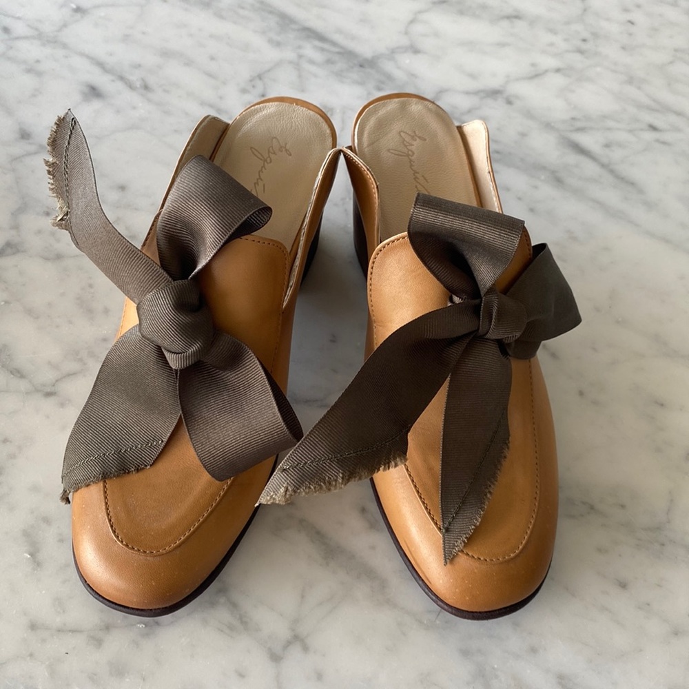 Esquivel Heeled Mule Loafers w Detachable ribbon